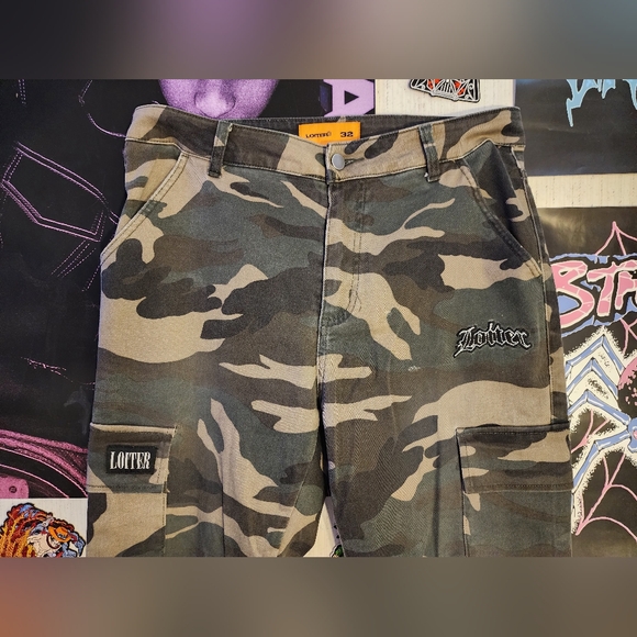 Loiter Camo Flared Denim - Picture 2 of 4